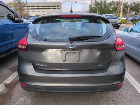 Used 2017 Ford Focus SE image 5