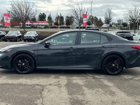 Certified 2025 Toyota Camry SE w/ Convenience Package image 8