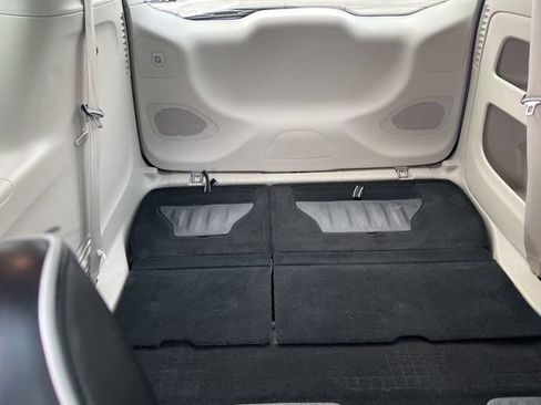 Used 2023 Chrysler Pacifica Limited image 15