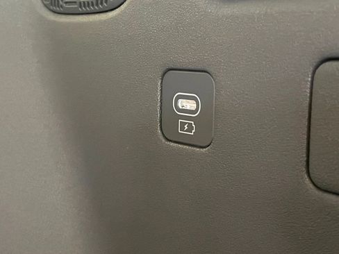 Used 2024 Kia EV9 Wind image 29