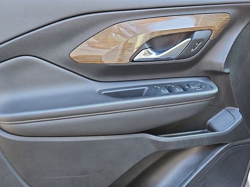 Used 2019 GMC Terrain SLE image 12