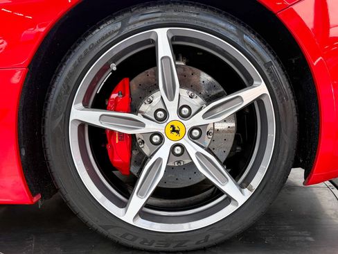 Used 2014 Ferrari California RWD image 10
