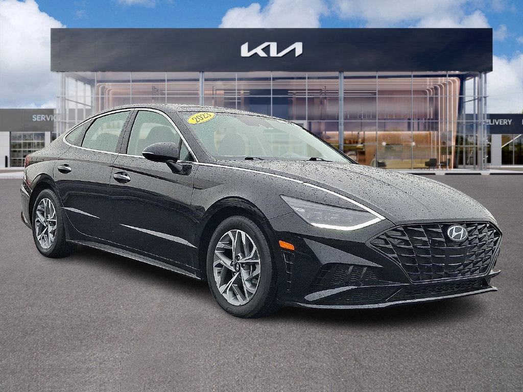 Used 2023 Hyundai Sonata SEL w/ Convenience Package FWD image 1