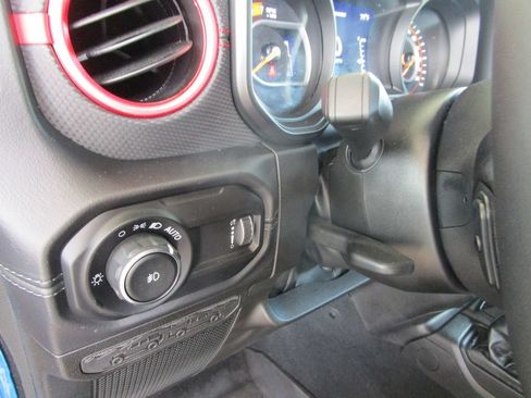 Used 2024 Jeep Wrangler Unlimited Rubicon w/ Technology Group AWD/4WD image 37