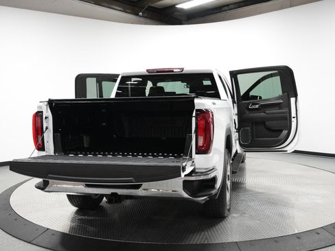 Used 2023 GMC Sierra 1500 SLT image 10