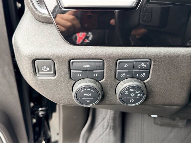 Certified 2023 Chevrolet Silverado 1500 LTZ AWD/4WD image 17