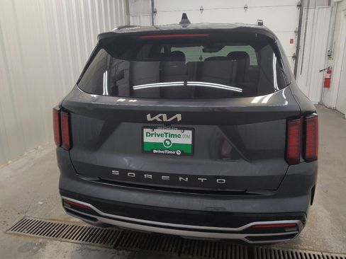 Used 2022 Kia Sorento S FWD image 7