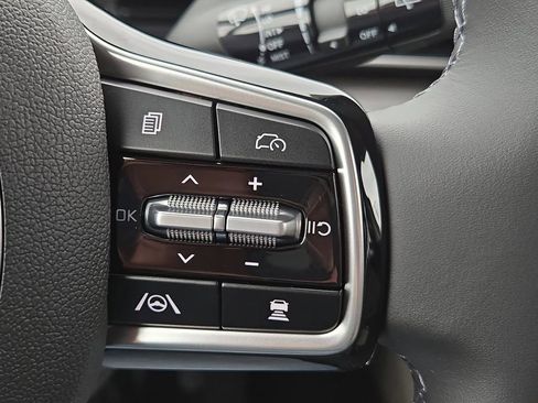 New 2026 Kia Carnival EX image 31