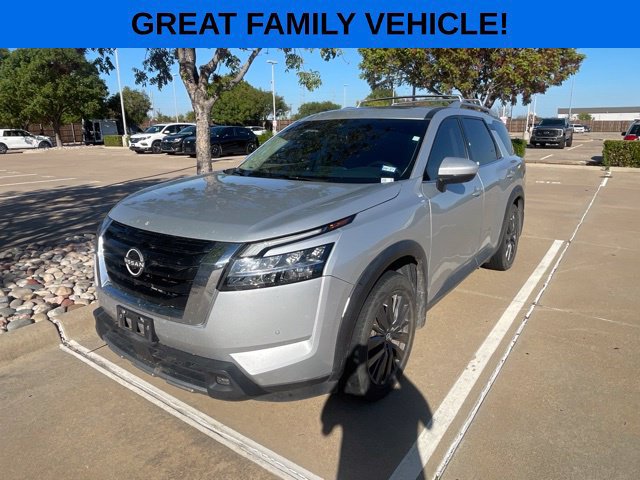 Used 2022 Nissan Pathfinder SL w/ SL Premium Package FWD image 1