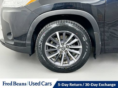 Used 2017 Toyota Highlander XLE AWD/4WD image 39