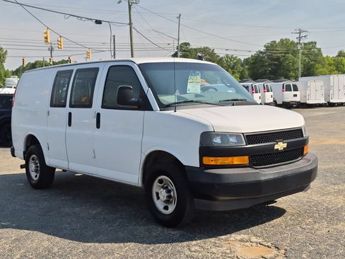 Used 2019 Chevrolet Express 2500 w/ Enhanced Convenience Package RWD image 7