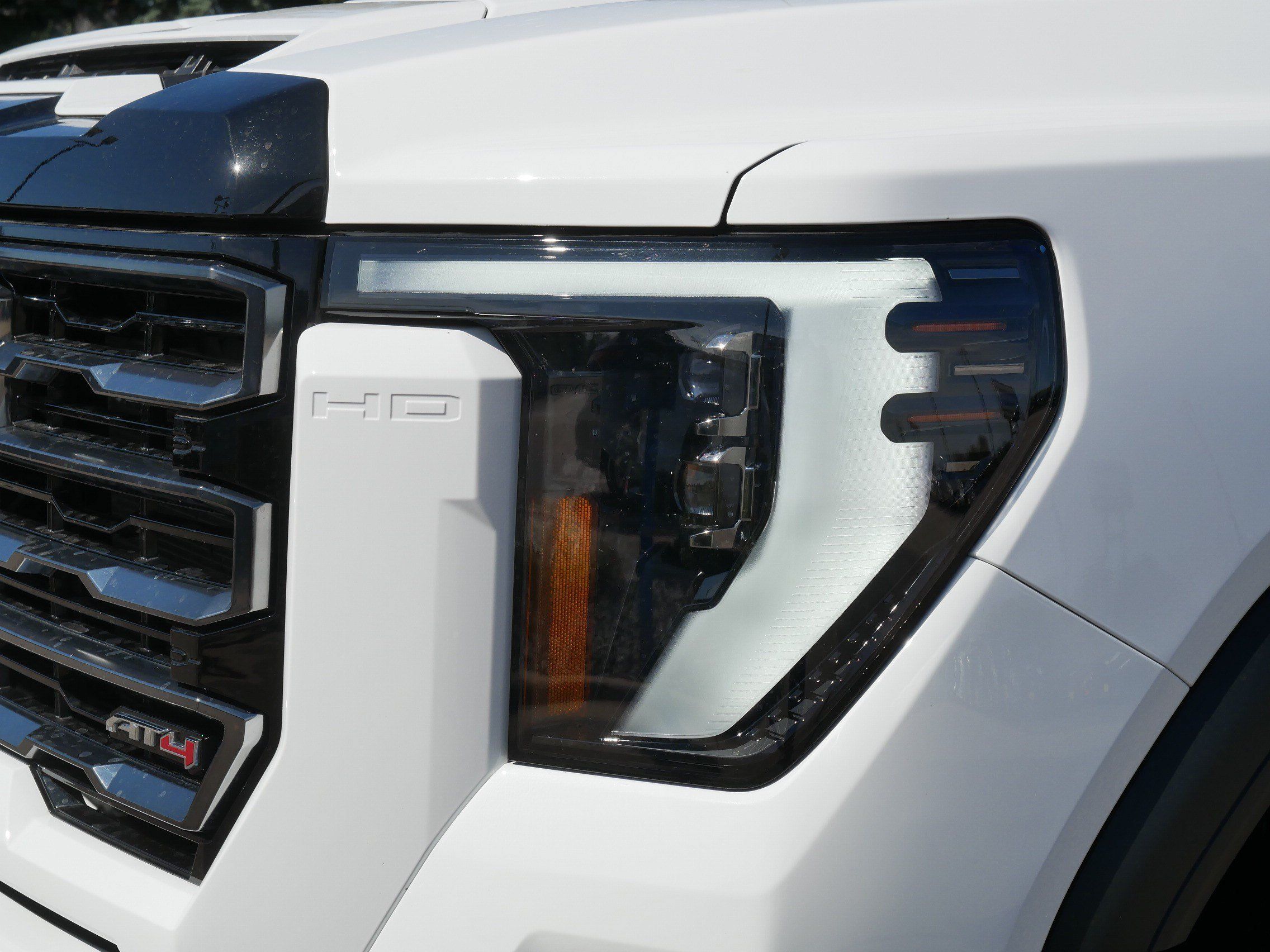 Used 2024 GMC Sierra 2500 AT4 w/ AT4 Premium Plus Package AWD/4WD image 16