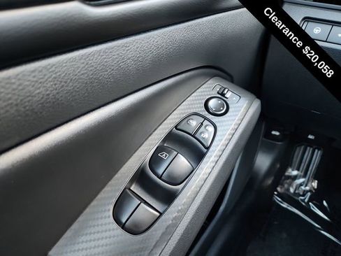 Used 2024 Nissan Altima 2.5 SV w/ SV Premium Package image 33