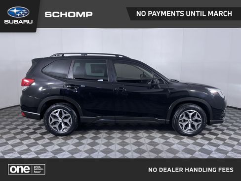 Used 2023 Subaru Forester Premium image 1
