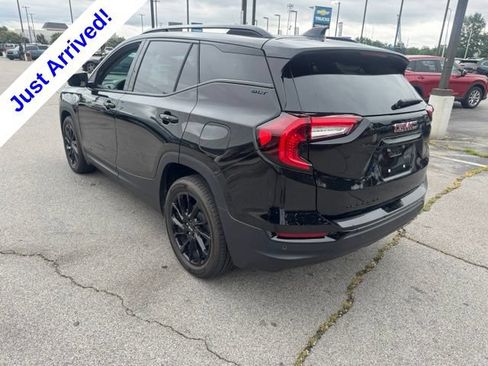 Used 2024 GMC Terrain SLT w/ Elevation Edition FWD image 6