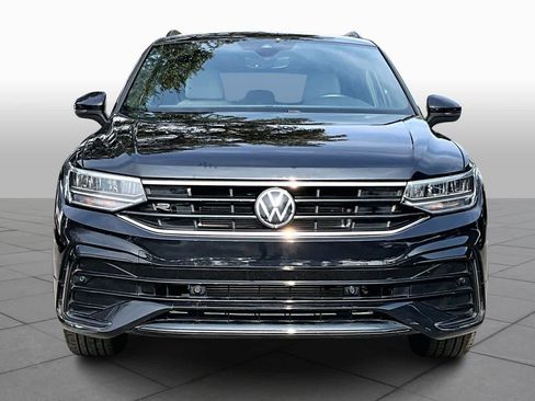 Certified 2022 Volkswagen Tiguan SE R-Line image 3