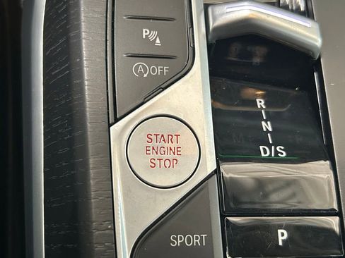 Used 2025 BMW 330i Sedan image 48