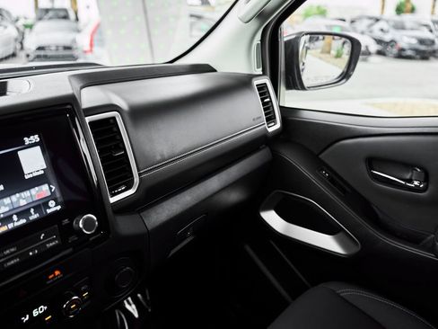 Used 2024 Nissan Frontier SV w/ SV Convenience Package RWD image 34