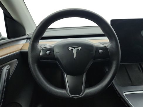 Used 2023 Tesla Model Y Long Range image 13