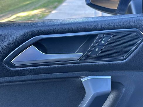 Used 2018 Volkswagen Tiguan S image 27