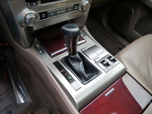 Used 2018 Lexus GX 460 image 17