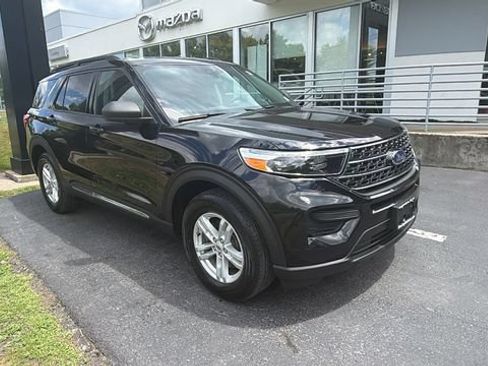 Used 2021 Ford Explorer XLT AWD/4WD image 3