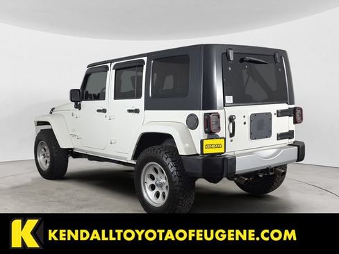 Used 2010 Jeep Wrangler Unlimited Sahara w/ Dual Top Group AWD/4WD image 7