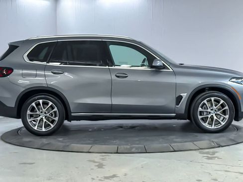 New 2026 BMW X5 xDrive40i w/ Premium Package image 8