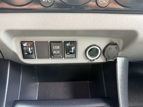 Used 2014 Toyota Tacoma 4x4 Double Cab w/ Limited Package image 22