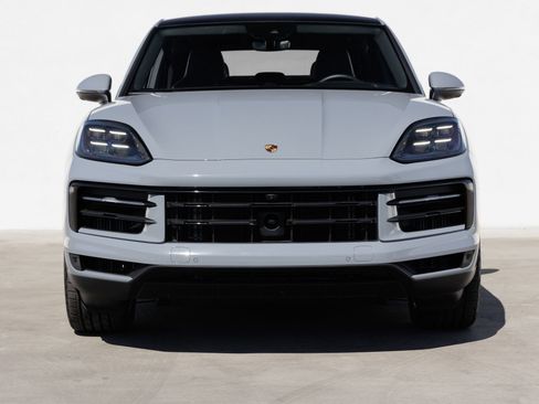 Certified 2026 Porsche Cayenne Coupe AWD/4WD image 10