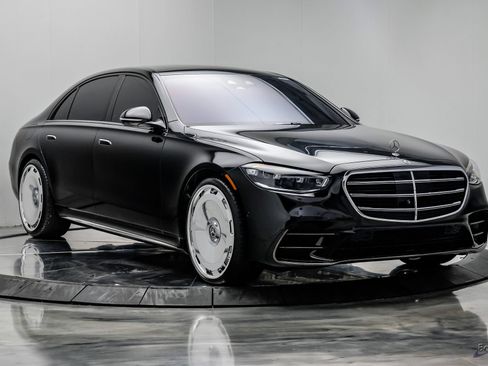 Used 2024 Mercedes-Benz S 580 4MATIC Sedan w/ AMG Line image 23