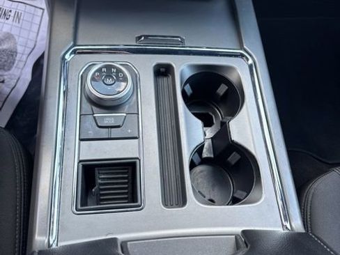 Used 2021 Ford Expedition XLT image 26