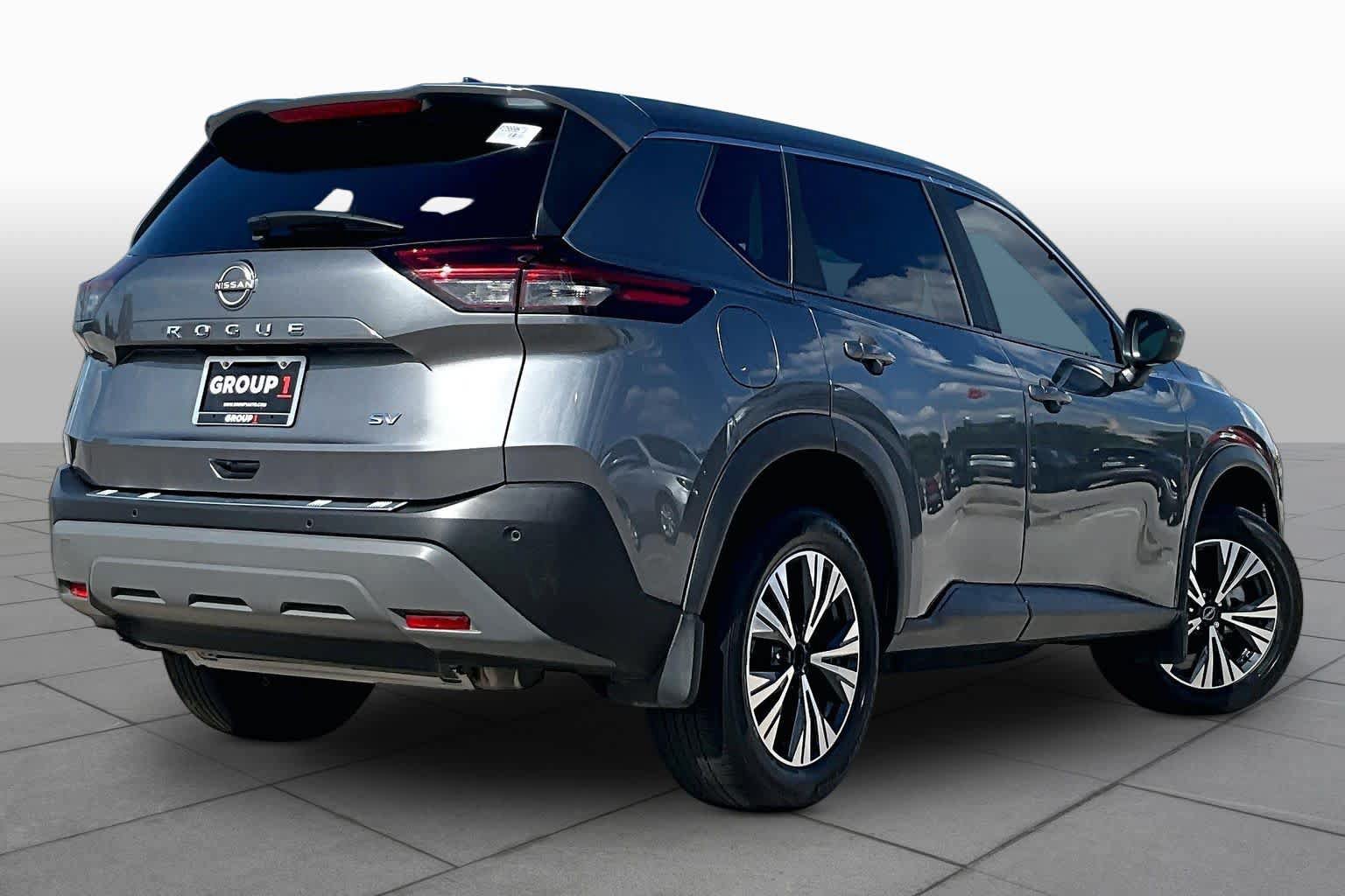 Used 2023 Nissan Rogue SV FWD image 13