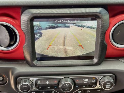 Used 2018 Jeep Wrangler Rubicon AWD/4WD image 29