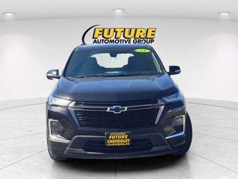 Used 2023 Chevrolet Traverse LT w/ Midnight/Sport Edition image 2