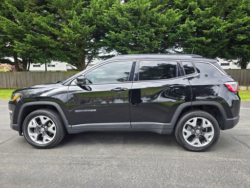 Used 2017 Jeep Compass Limited w/ Navigation Group AWD/4WD image 3