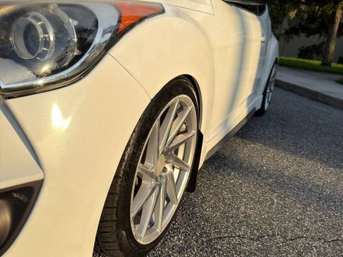 Used 2016 Hyundai Veloster Turbo FWD image 26