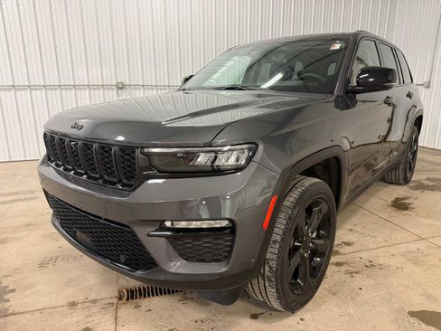 Used 2024 Jeep Grand Cherokee Limited w/ Luxury Tech Group II image 1