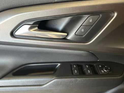 Used 2025 Chevrolet Equinox EV LT FWD image 15