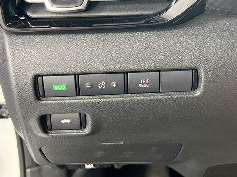 Used 2020 Nissan Sentra SV FWD image 10