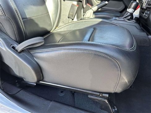 Used 2023 Jeep Wrangler Unlimited Sahara image 11