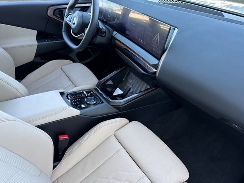 Used 2025 BMW X3 xDrive30i w/ Premium Package image 31