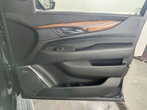 Used 2015 Cadillac Escalade ESV Premium image 24