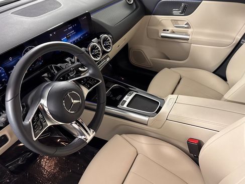 Used 2025 Mercedes-Benz GLA 250 image 9