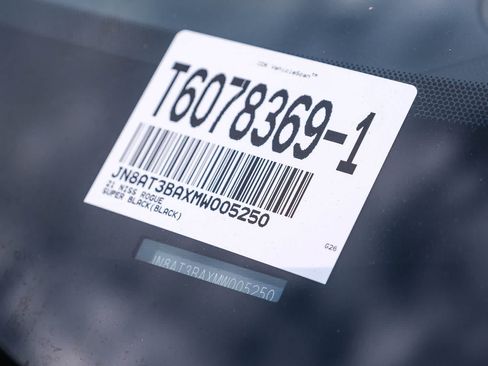 Used 2021 Nissan Rogue SV FWD image 28
