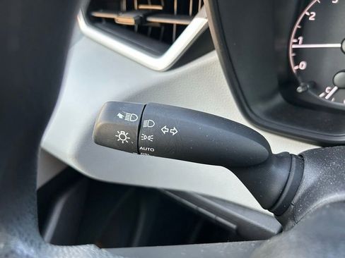 Used 2025 Toyota Corolla LE image 21