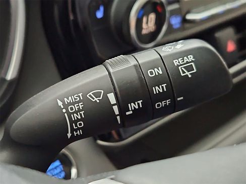 Used 2022 Toyota Highlander XLE image 27