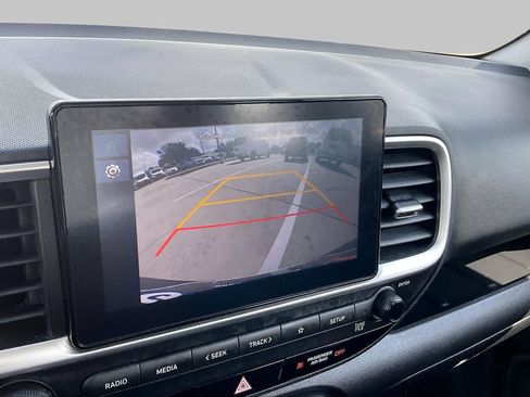 Used 2025 Hyundai Venue SEL FWD image 28