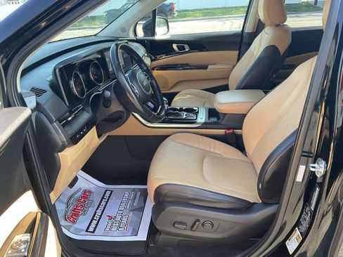 Used 2022 Kia Carnival EX FWD image 10