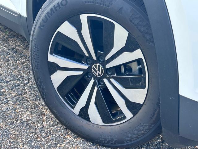 New 2026 Volkswagen Atlas SE FWD image 2